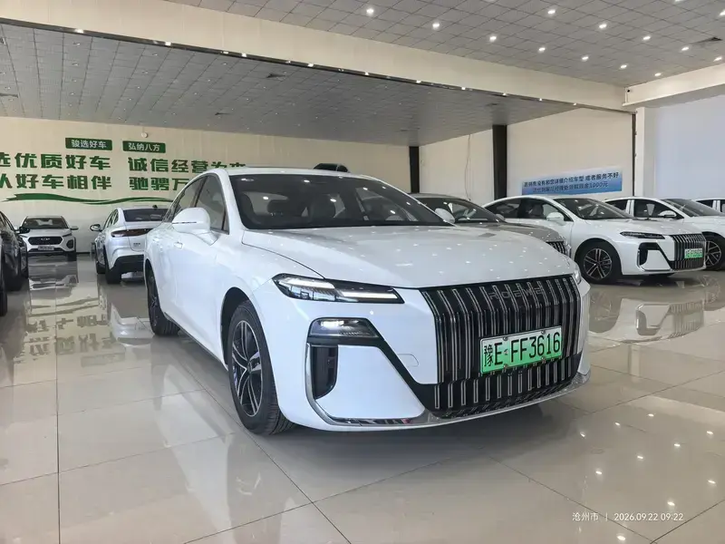 2025 Roewe M7 с пробегом 100 км