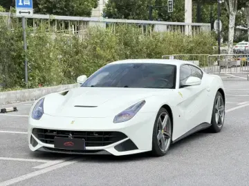 2013 Ferrari F12 с пробегом 42 000 км