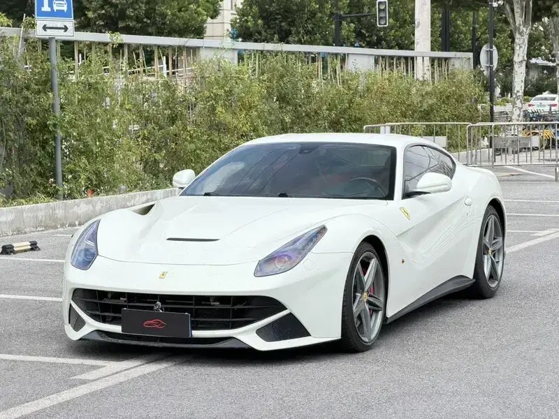 2013 Ferrari F12 с пробегом 42 000 км