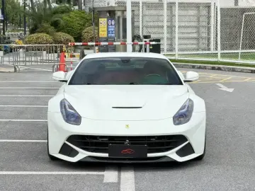 2013 Ferrari F12 с пробегом 42 000 км
