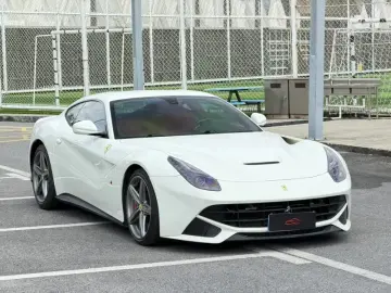 2013 Ferrari F12 с пробегом 42 000 км
