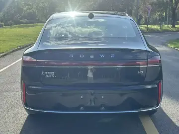 2025 Roewe M7 с пробегом 100 км