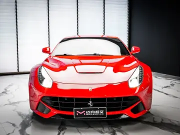 2013 Ferrari F12 с пробегом 40 000 км