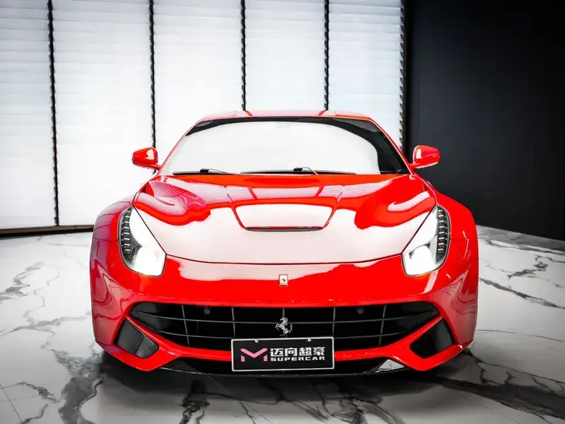 2013 Ferrari F12 с пробегом 40 000 км