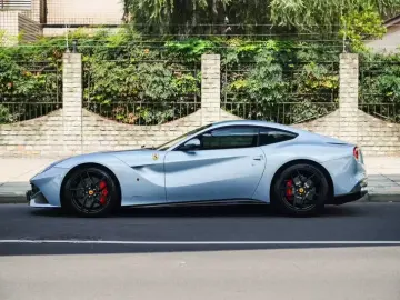 2013 Ferrari F12 с пробегом 41 300 км