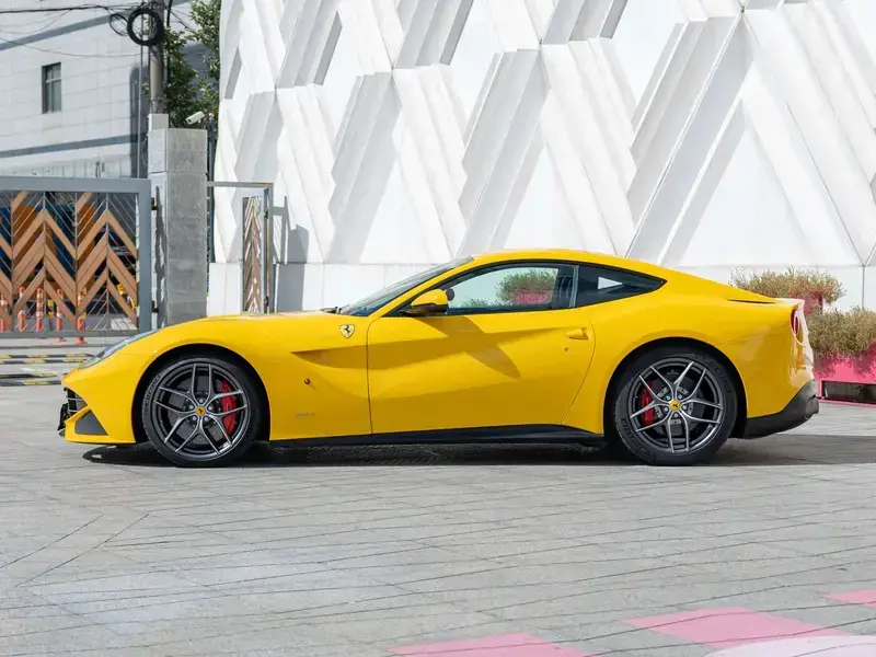 2013 Ferrari F12 с пробегом 36 000 км