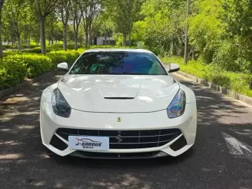 2013 Ferrari F12 с пробегом 38 000 км
