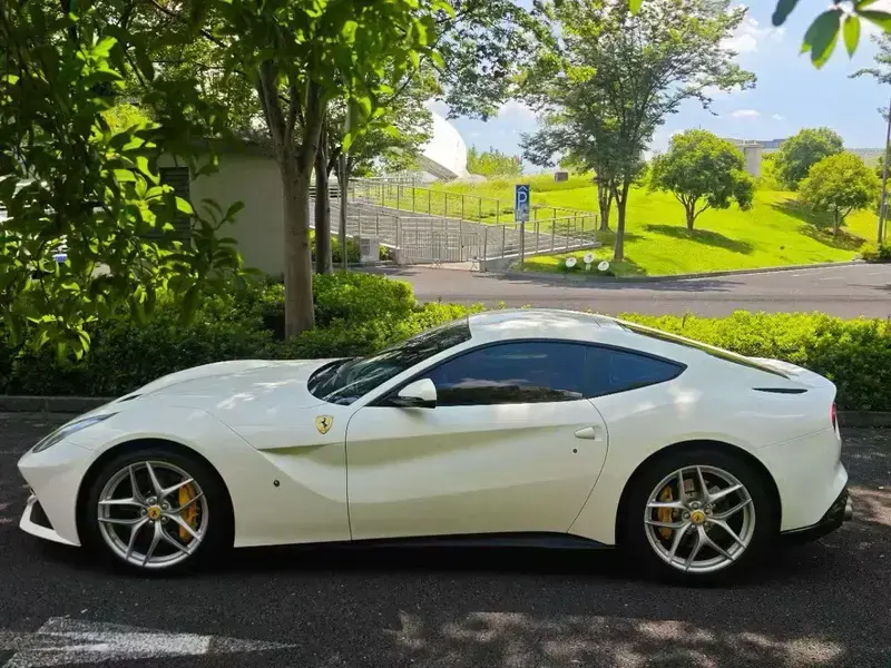 2013 Ferrari F12 с пробегом 38 000 км