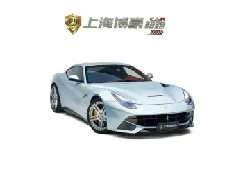 2013 Ferrari F12 с пробегом 25 000 км