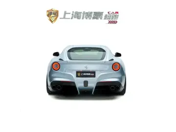 2013 Ferrari F12 с пробегом 25 000 км