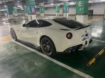 2013 Ferrari F12 с пробегом 29 000 км