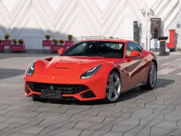 2013 Ferrari F12 с пробегом 5 100 км