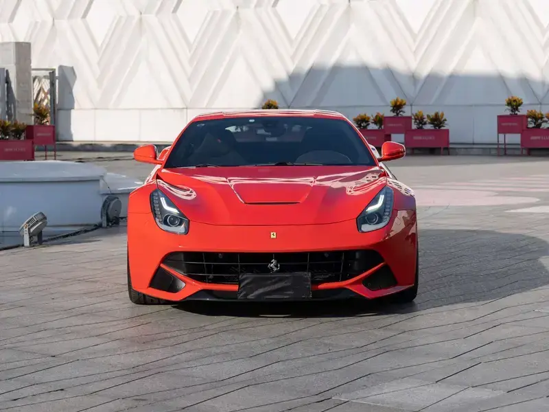 2013 Ferrari F12 с пробегом 5 100 км