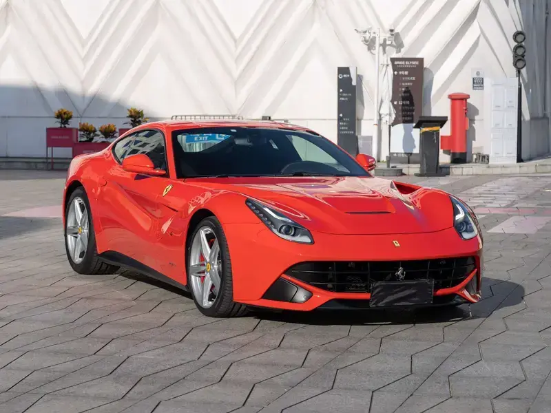 2013 Ferrari F12 с пробегом 5 100 км