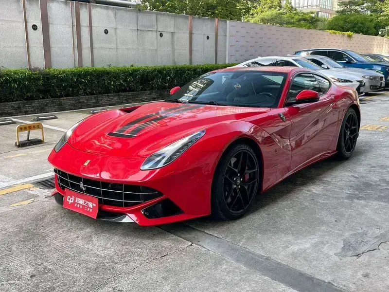 2013 Ferrari F12 с пробегом 45 000 км