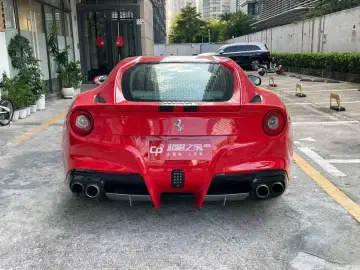 2013 Ferrari F12 с пробегом 45 000 км