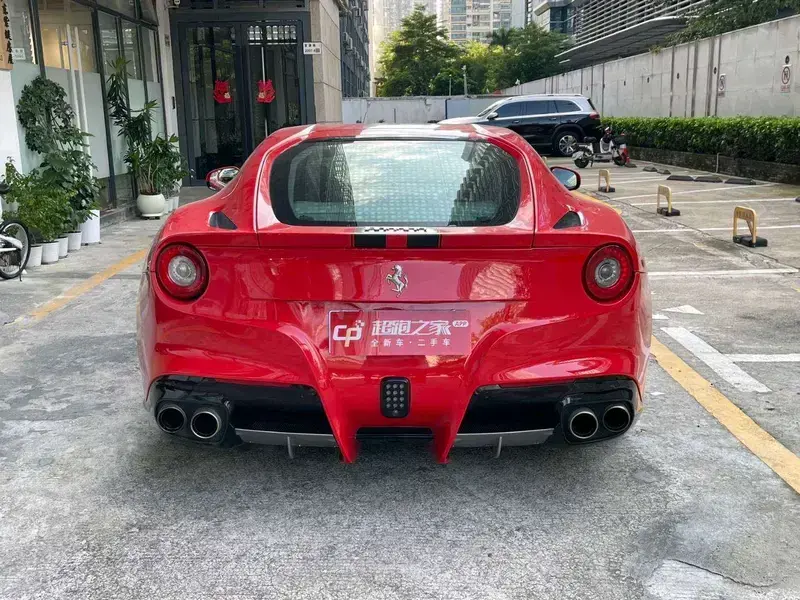 2013 Ferrari F12 с пробегом 45 000 км