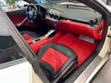 2013 Ferrari F12 с пробегом 21 000 км