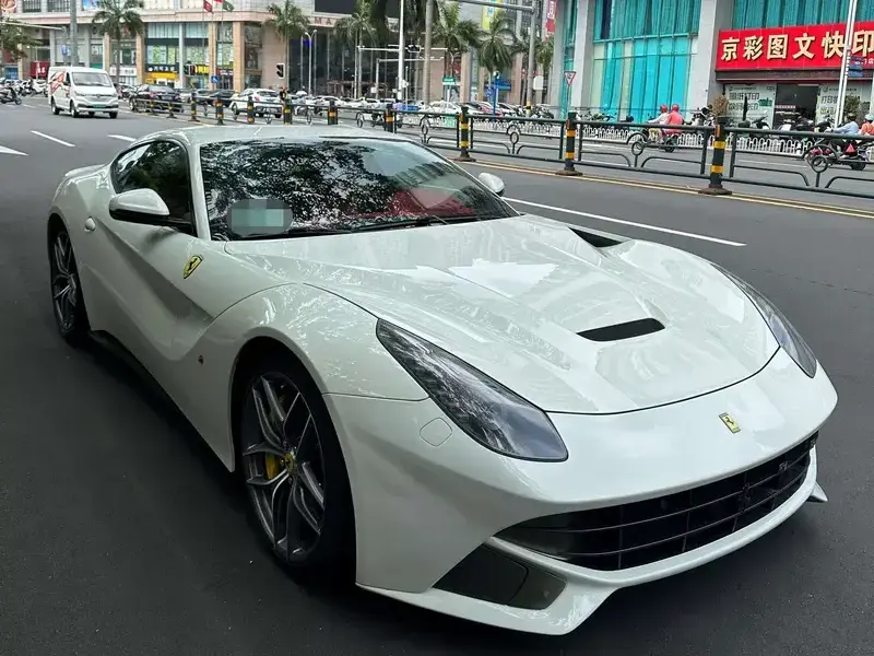 2013 Ferrari F12 с пробегом 46 000 км