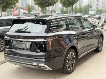 2024 Hongqi HS7 с пробегом 20 000 км