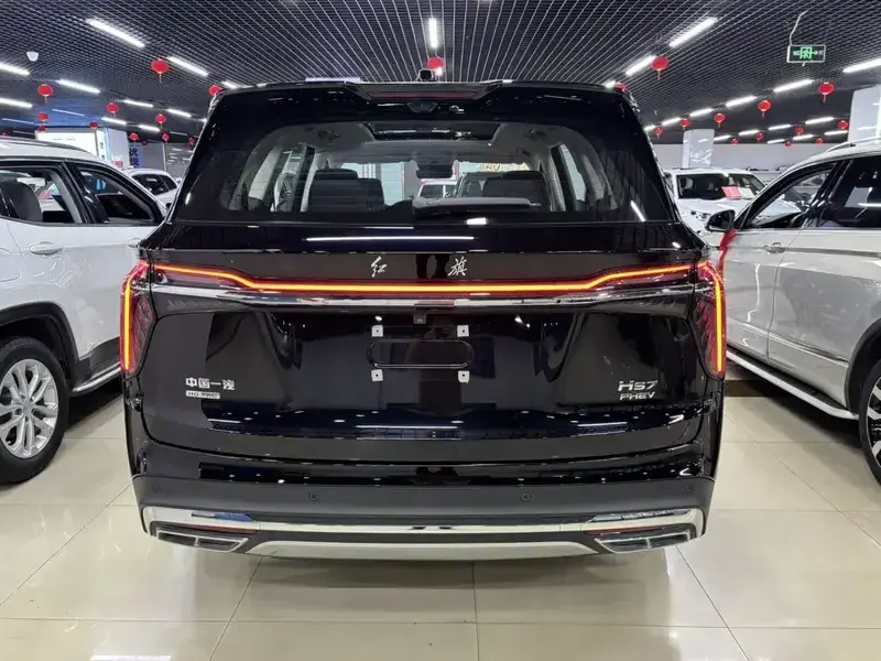 2024 Hongqi HS7 с пробегом 18 000 км