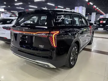 2024 Hongqi HS7 с пробегом 18 000 км