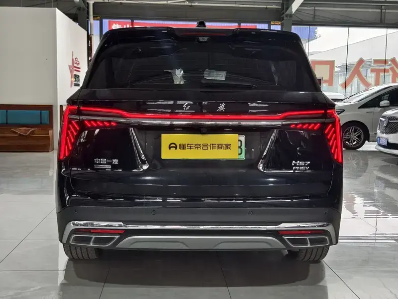 2024 Hongqi HS7 с пробегом 30 000 км