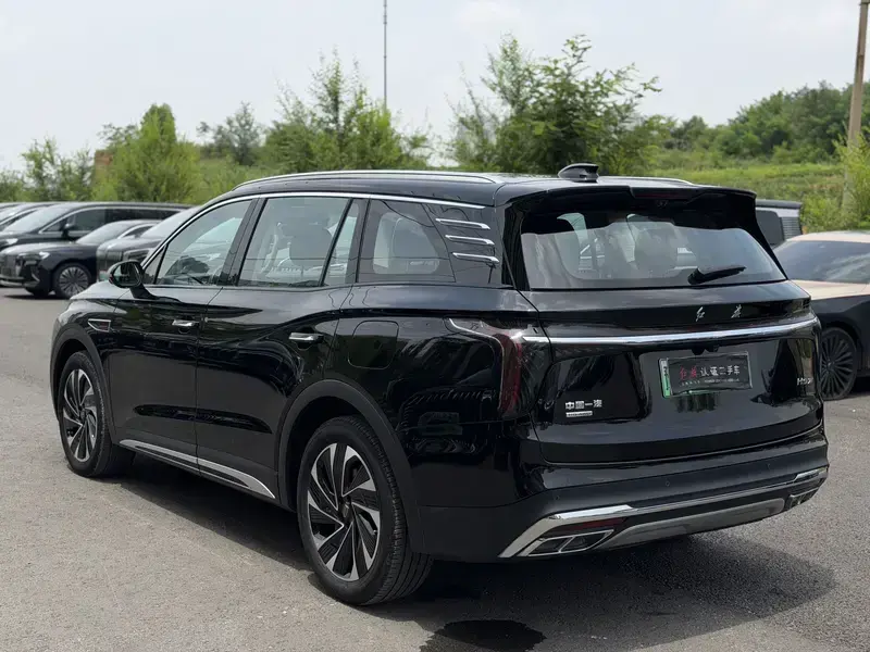 2024 Hongqi HS7 с пробегом 20 000 км