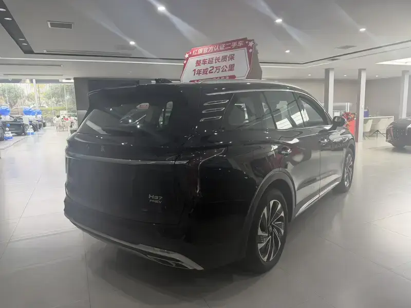 2024 Hongqi HS7 с пробегом 14 000 км