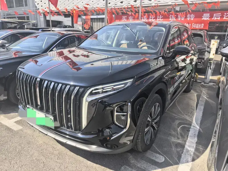 2025 Hongqi HS7 с пробегом 5 000 км