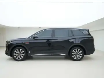 2025 Hongqi HS7 с пробегом 20 000 км