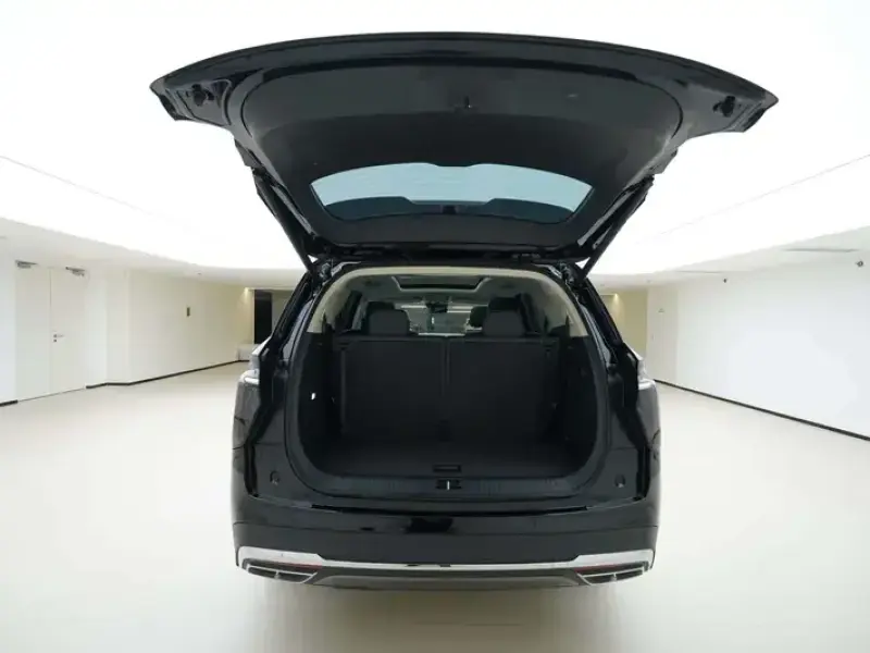 2025 Hongqi HS7 с пробегом 20 000 км