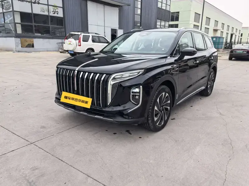 2025 Hongqi HS7 с пробегом 22 000 км