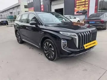 2025 Hongqi HS7 с пробегом 22 000 км