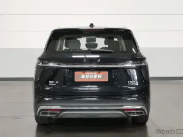 2024 Hongqi HS7 с пробегом 27 000 км
