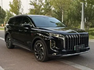 2025 Hongqi HS7 с пробегом 22 000 км