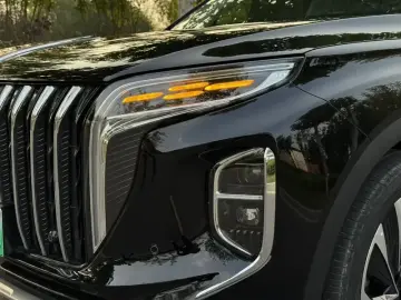 2025 Hongqi HS7 с пробегом 22 000 км