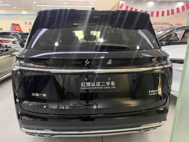 2024 Hongqi HS7 с пробегом 11 000 км