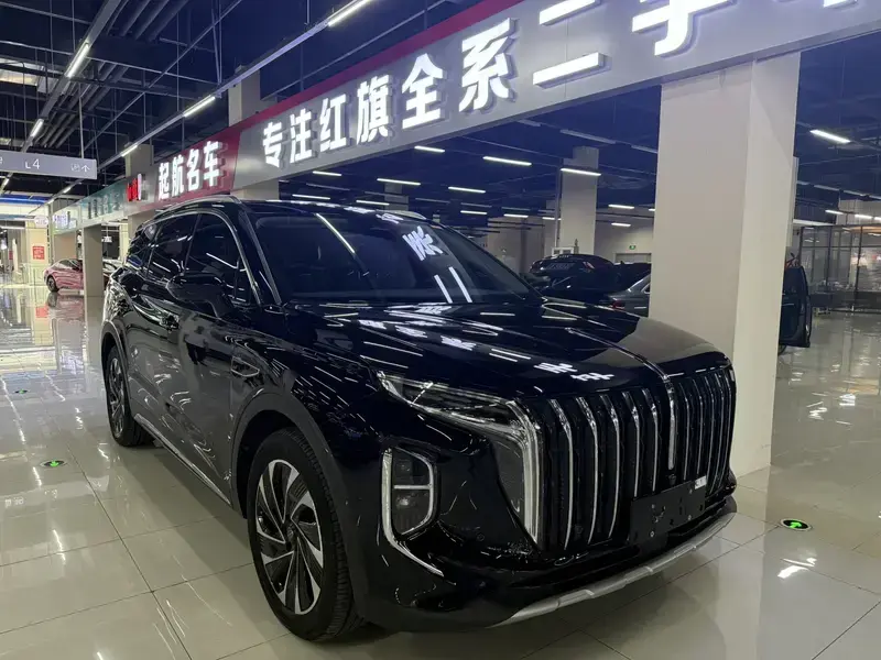 2024 Hongqi HS7 с пробегом 12 000 км