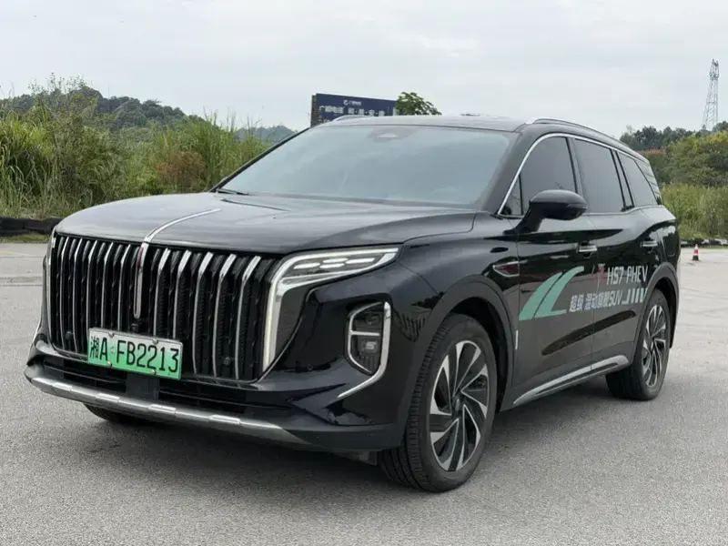 2024 Hongqi HS7 с пробегом 28 000 км