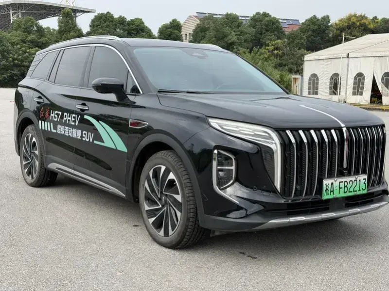 2024 Hongqi HS7 с пробегом 28 000 км