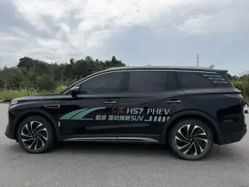 2024 Hongqi HS7 с пробегом 28 000 км