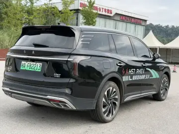 2024 Hongqi HS7 с пробегом 28 000 км