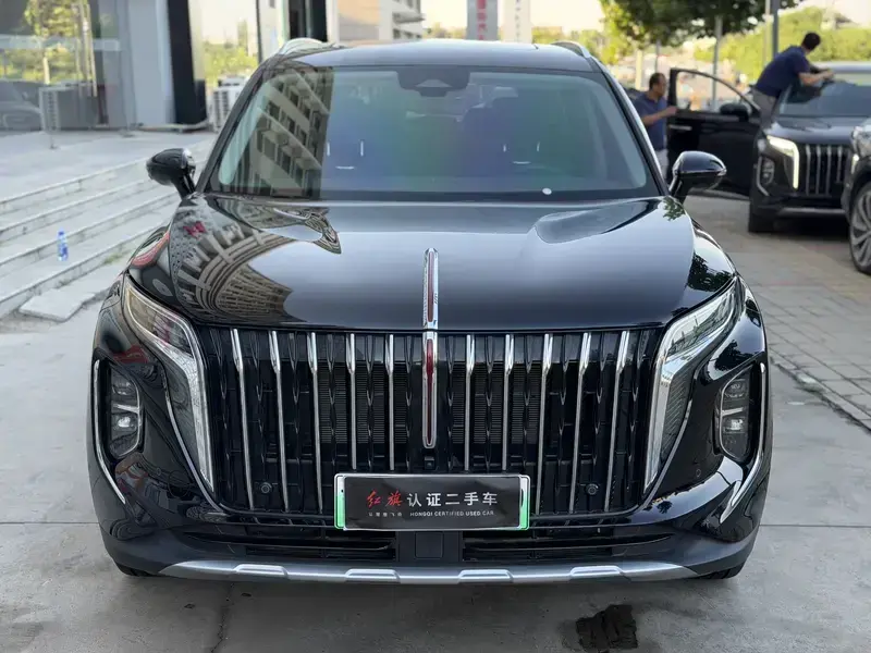 2024 Hongqi HS7 с пробегом 16 000 км