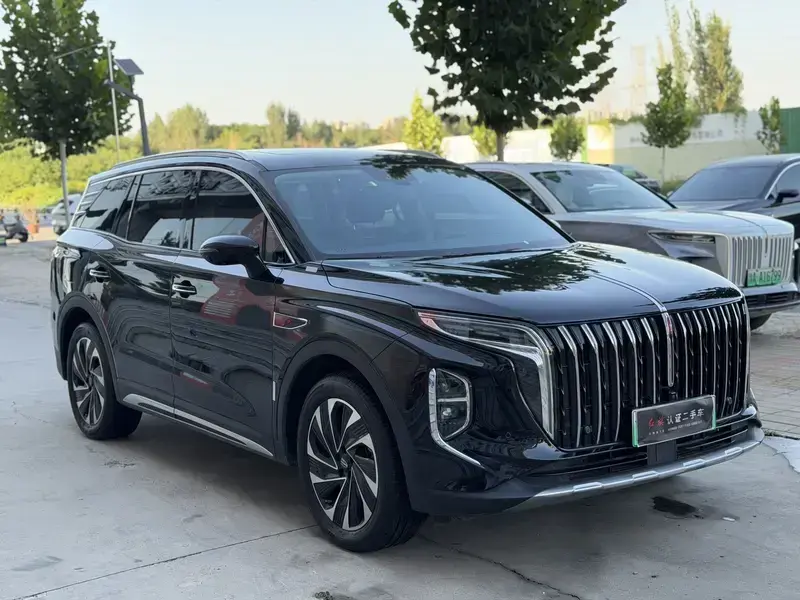 2024 Hongqi HS7 с пробегом 16 000 км