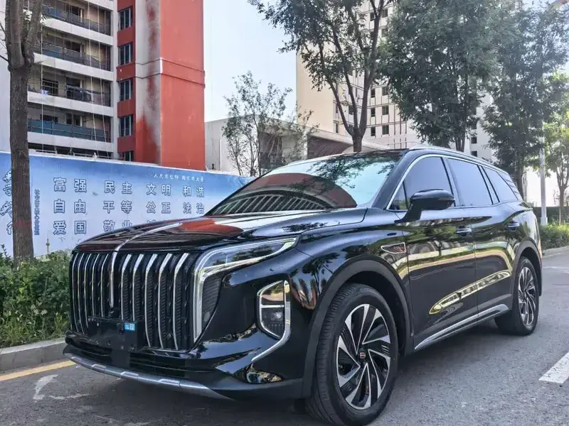 2024 Hongqi HS7 с пробегом 18 000 км