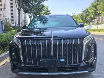 2024 Hongqi HS7 с пробегом 18 000 км