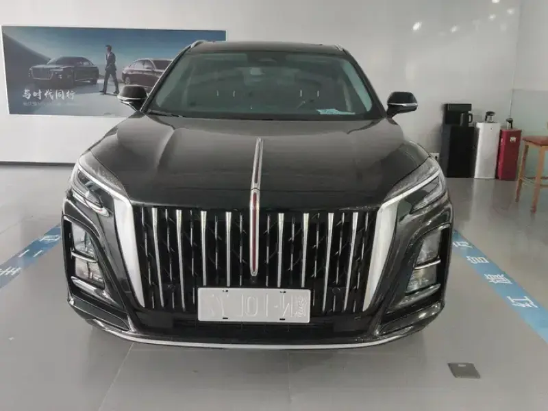 2024 Hongqi HS3 с пробегом 14 000 км