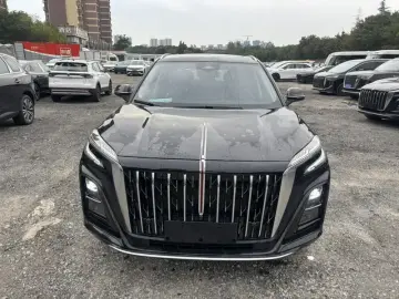 2024 Hongqi HS3 с пробегом 13 000 км