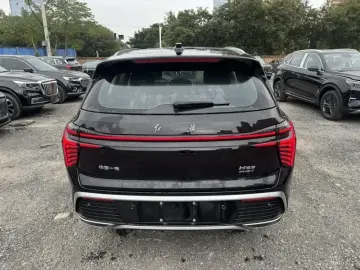 2024 Hongqi HS3 с пробегом 13 000 км